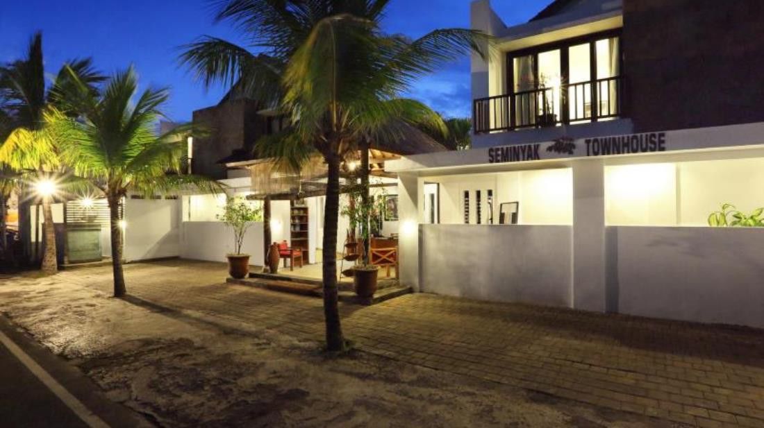Seminyak Townhouse Aparthotel Ngoại thất bức ảnh