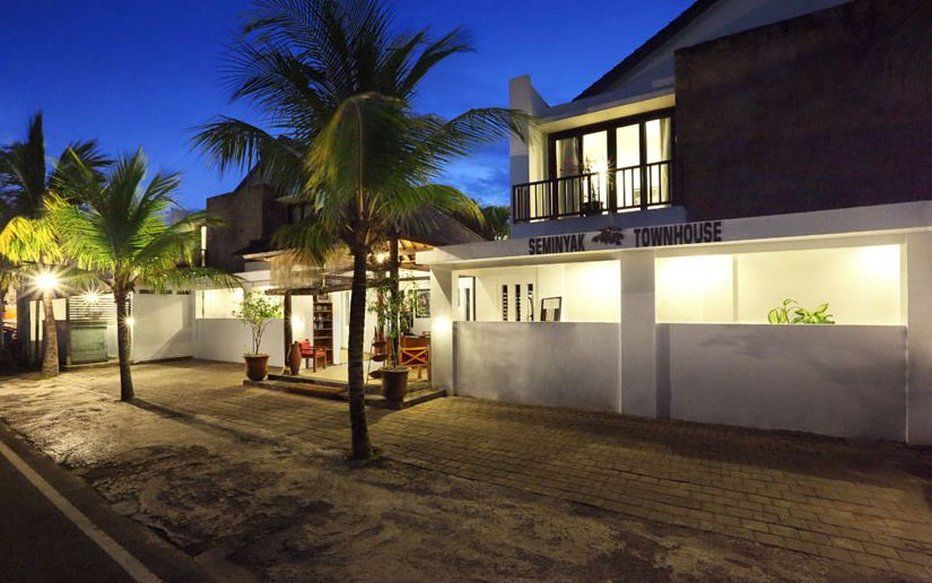 Seminyak Townhouse Aparthotel Ngoại thất bức ảnh