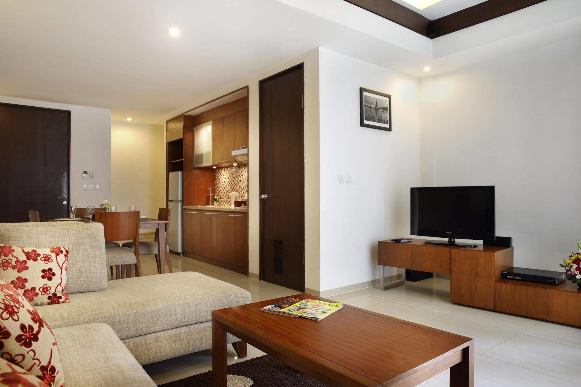 Seminyak Townhouse Aparthotel Ngoại thất bức ảnh